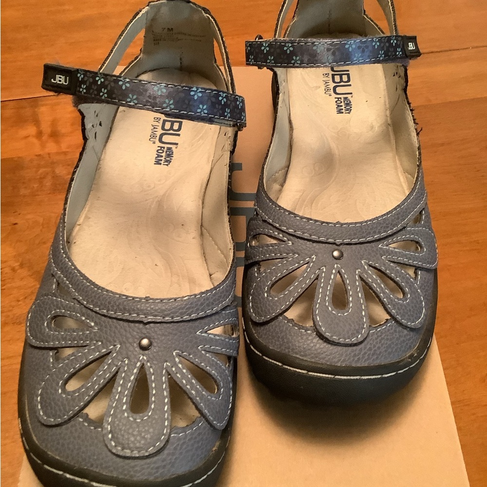 JBU sandals/shoes by Jambu.  Size 7